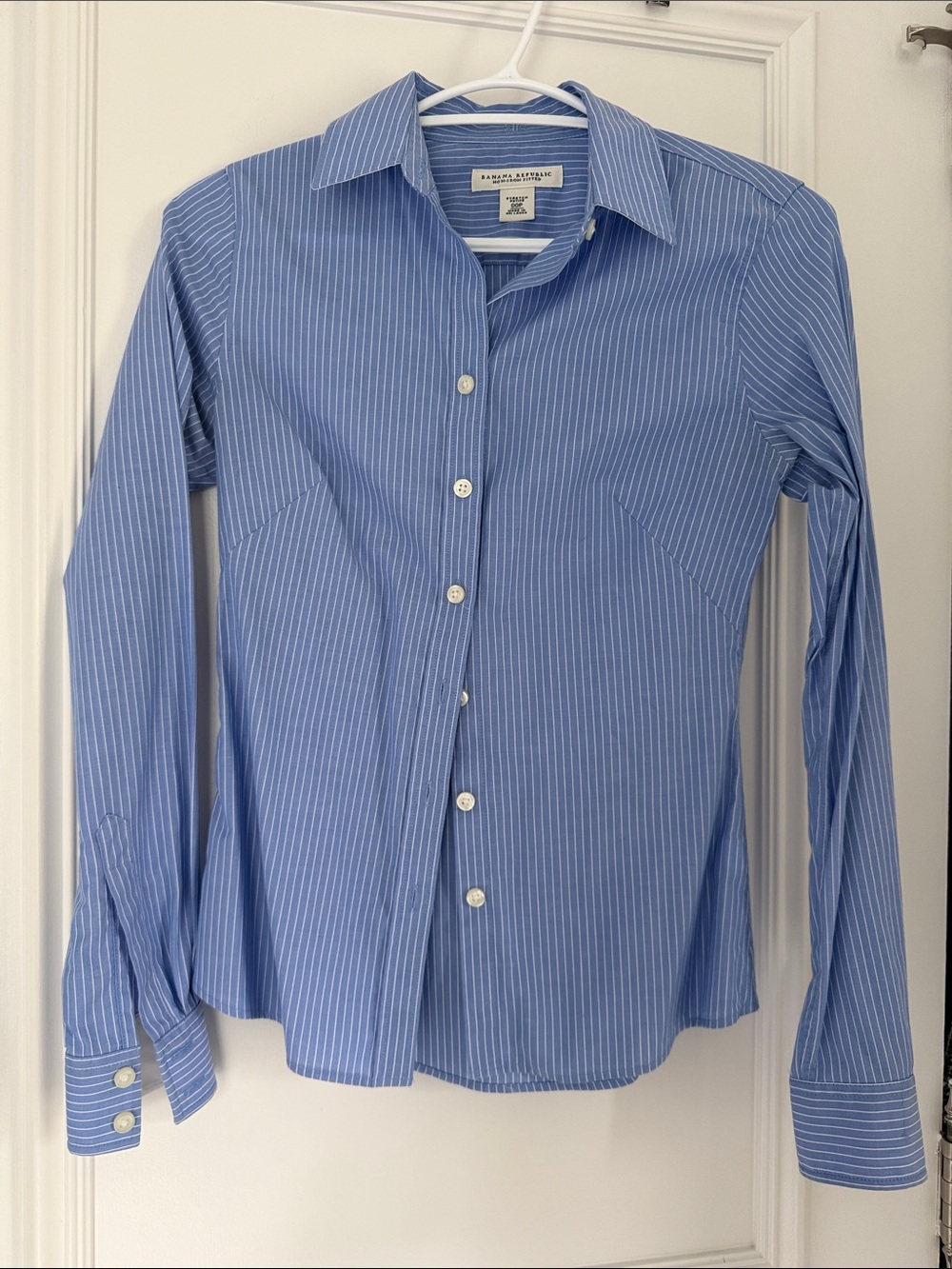 Banana Republic Light Blue Pinstripe Women’s Dress Shirt